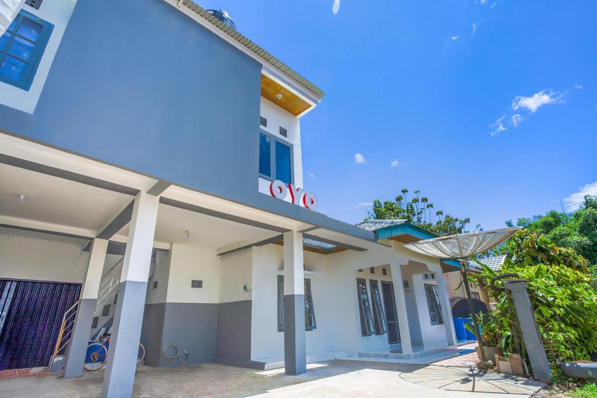 Oyo 2903 Putri Residence Syariah بوغيتّينغي المظهر الخارجي الصورة